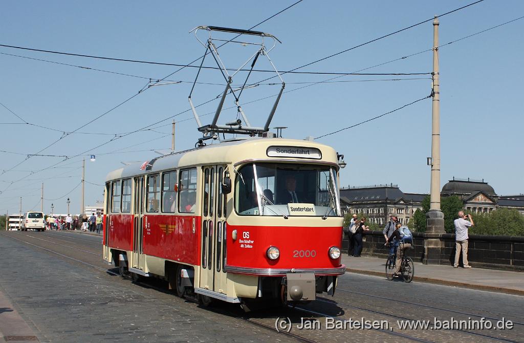 IMG_2148_bearbeitet.jpg - Triebwagen 2000 whrend einer Sonderfahrt am 2. Mai 2009